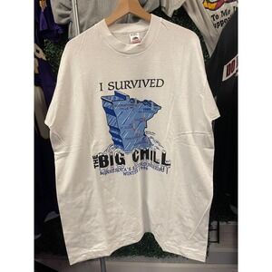 vtg 90s SURVIVED Big CHILL MINNESOTA Tee xl / nature chill winter weather funny